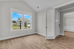 734 Maynard Lane photo 4