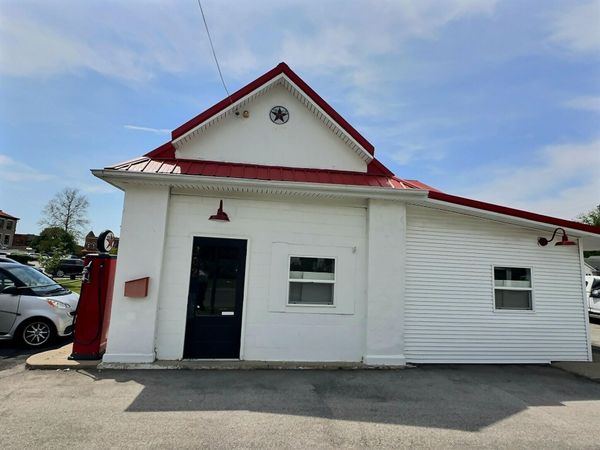302 N 4th Street , Kentland, IN 47951