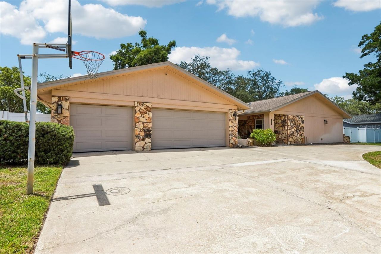 2424 Sundancer Drive, Clearwater, FL 33759 Photo