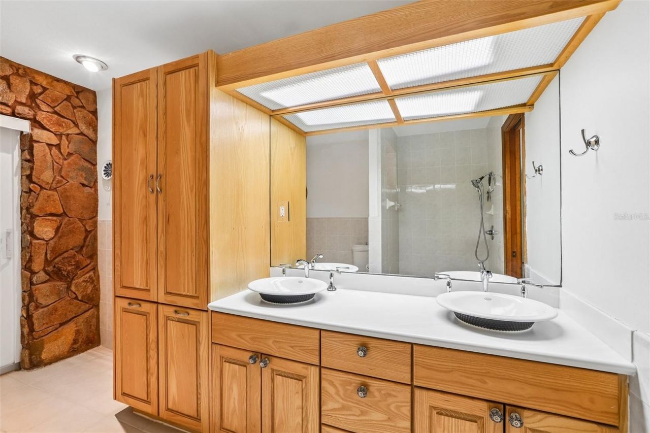 2424 Sundancer Drive, Clearwater, FL 33759 Photo