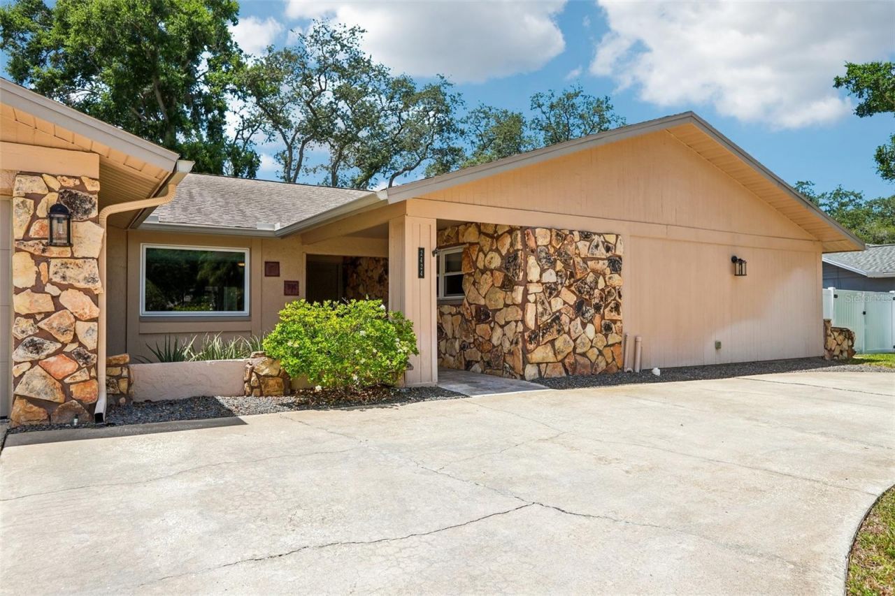 2424 Sundancer Drive, Clearwater, FL 33759 Photo