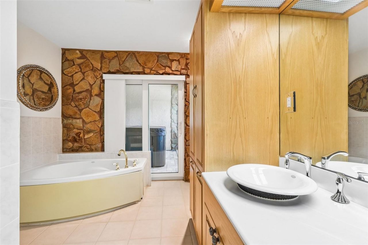 2424 Sundancer Drive, Clearwater, FL 33759 Photo
