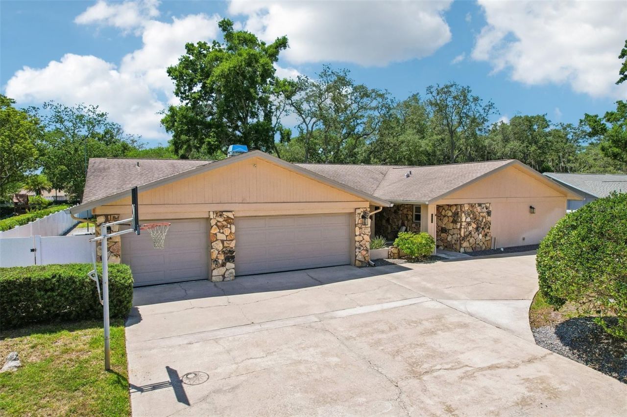 2424 Sundancer Drive, Clearwater, FL 33759 Photo