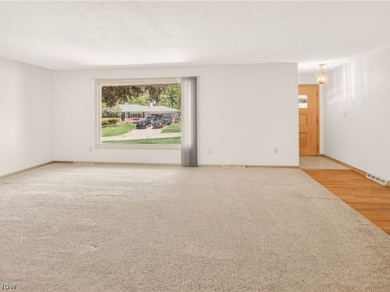 7704 Cecelia Drive, Parma, OH 44134 Photo 4