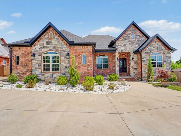1123 13th Street , Rogers, AR 72758