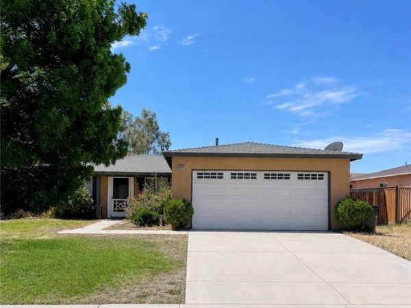 10607 Chesterfield, Adelanto, CA 92301