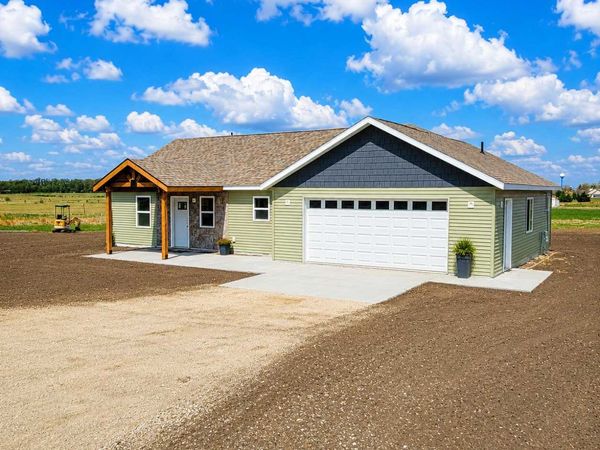 160 Cozy Oak Drive E, Ottertail, MN 56571