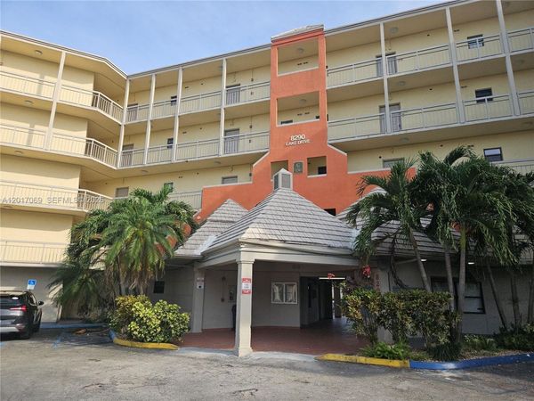 8290 Lake Dr , Unit 308, Doral, FL 33166