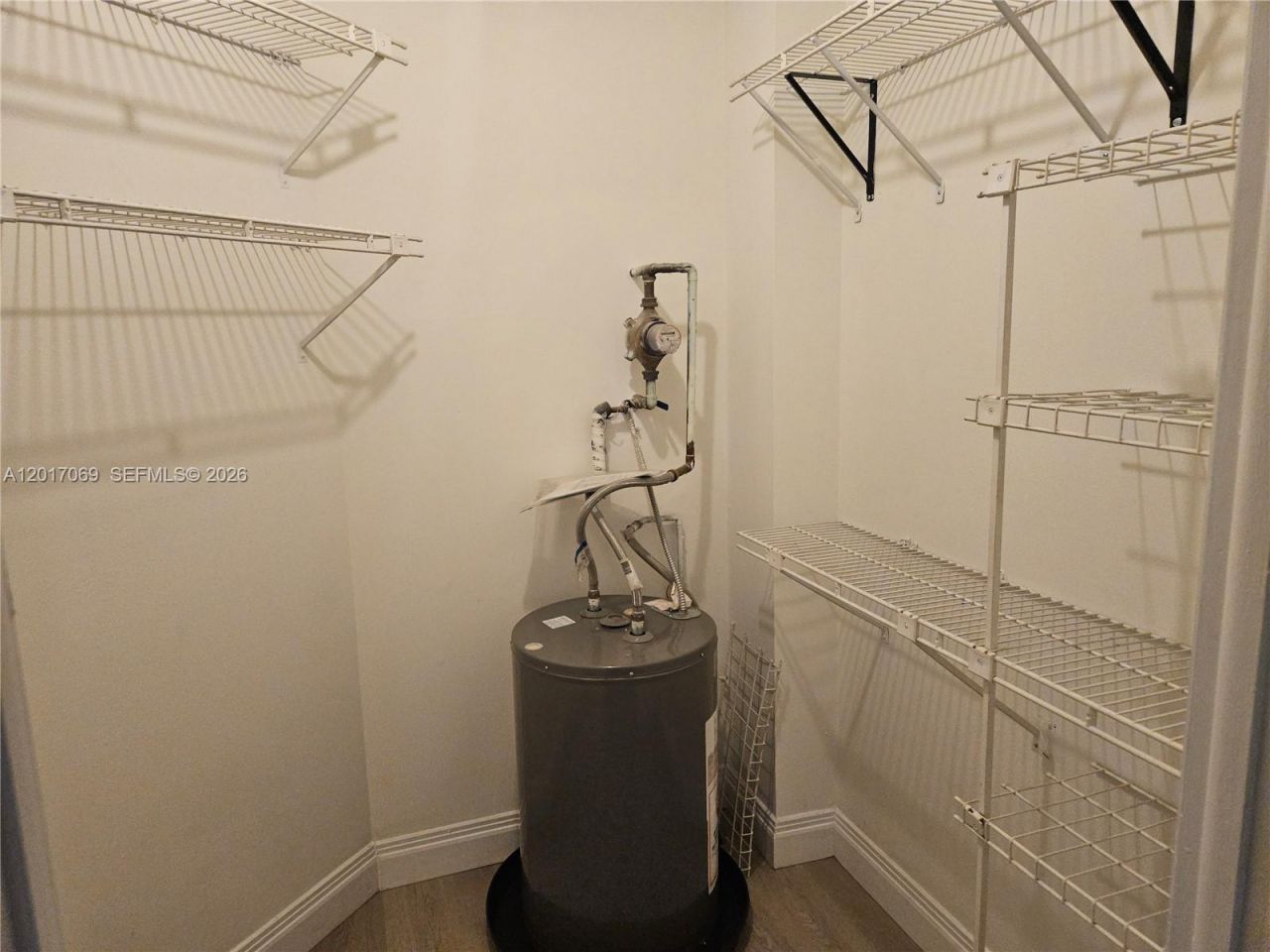 8290 Lake Dr , Unit 308, Doral, FL 33166 Photo