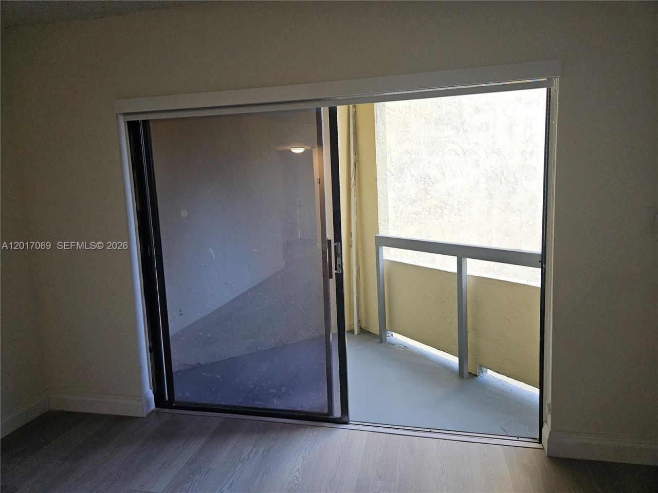 8290 Lake Dr , Unit 308, Doral, FL 33166 Photo