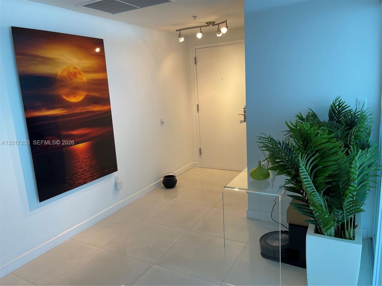 335 S Biscayne Blvd , Unit 1209, Miami, FL 33131 Photo