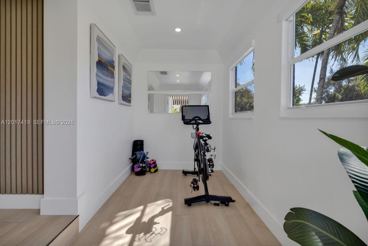 1451 NW 31st St , Miami, FL 33142 Photo