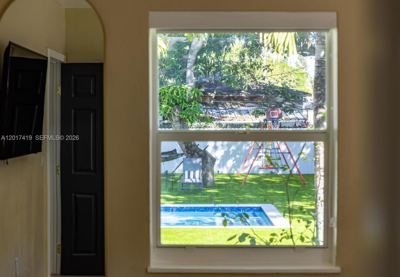 1451 NW 31st St , Miami, FL 33142 Photo