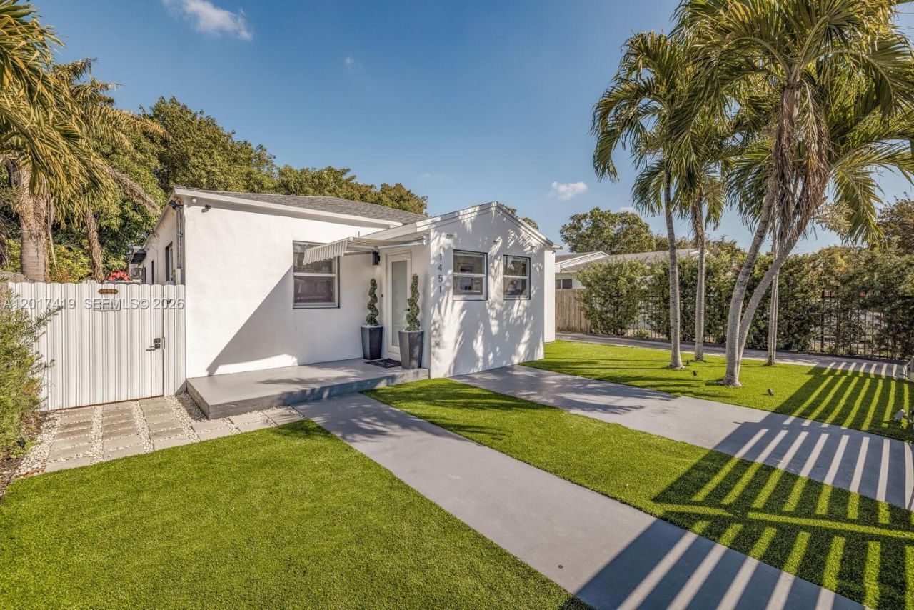 1451 NW 31st St , Miami, FL 33142 Photo