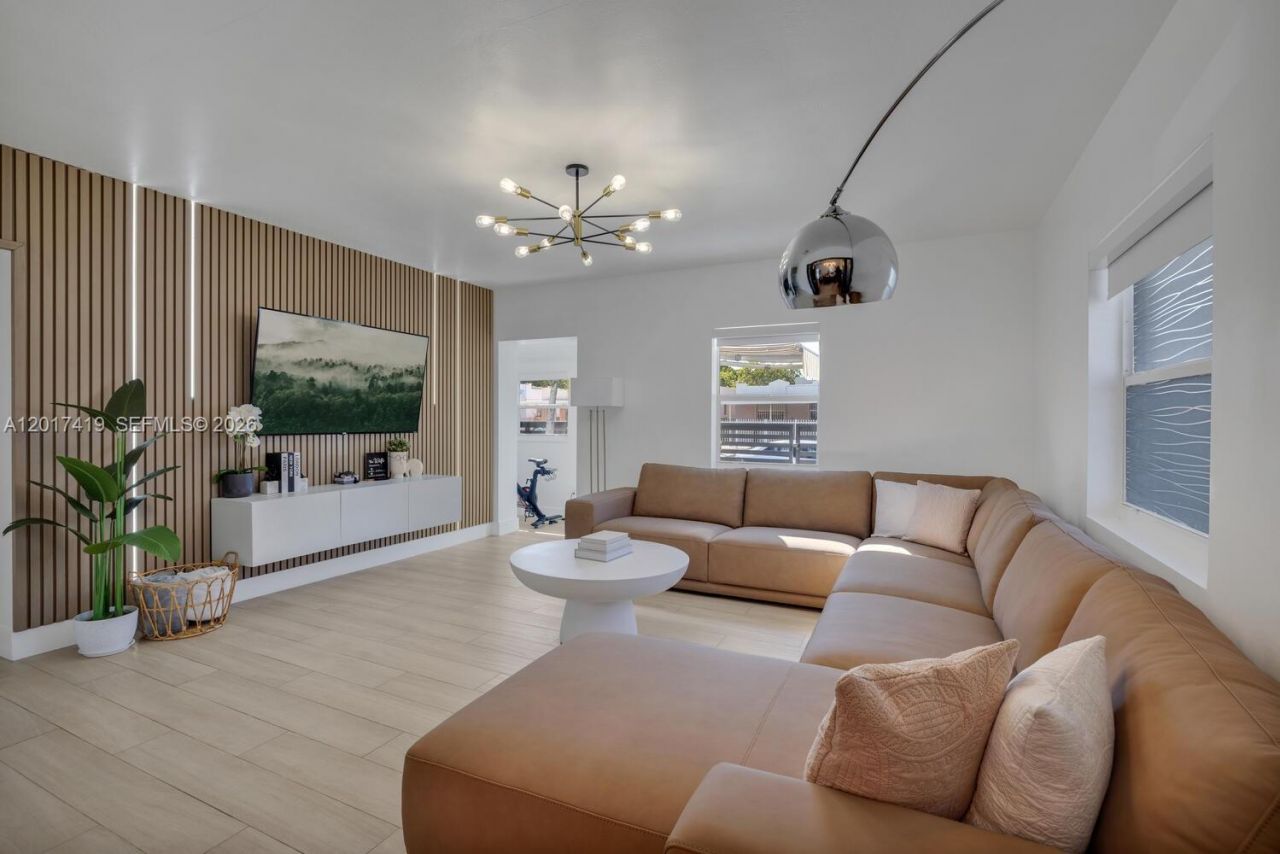 1451 NW 31st St , Miami, FL 33142 Photo
