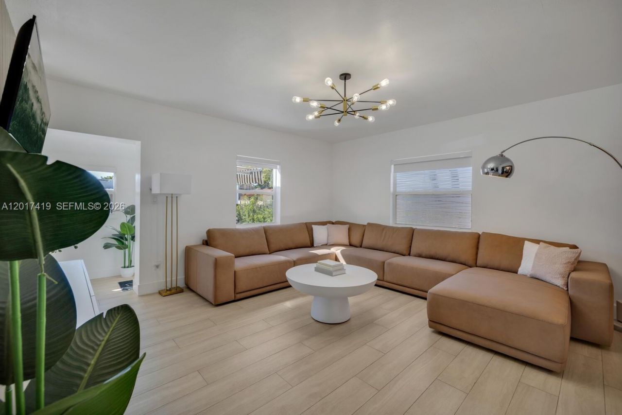 1451 NW 31st St , Miami, FL 33142 Photo