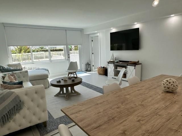 5401 Collins Ave , Unit 128, Miami Beach, FL 33140 Photo