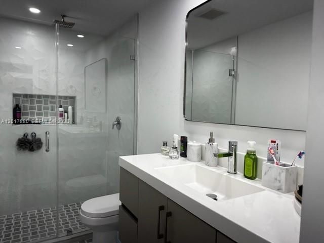 5401 Collins Ave , Unit 128, Miami Beach, FL 33140 Photo