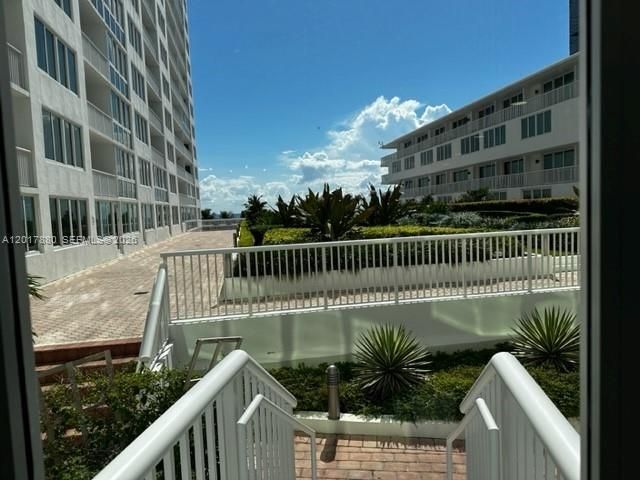 5401 Collins Ave , Unit 128, Miami Beach, FL 33140 Photo