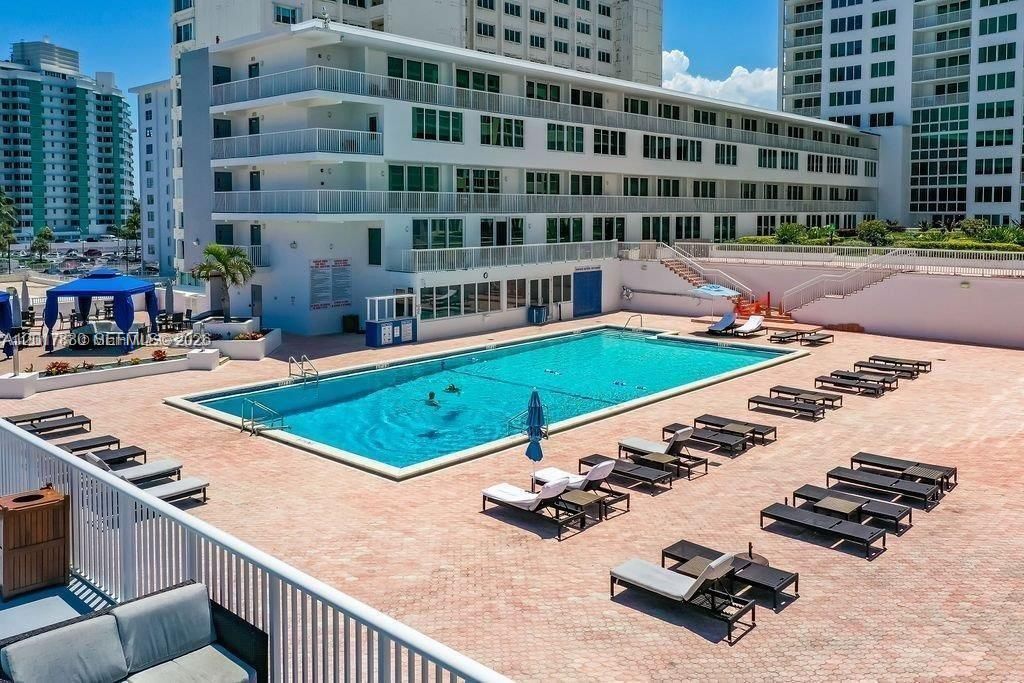 5401 Collins Ave , Unit 128, Miami Beach, FL 33140 Photo