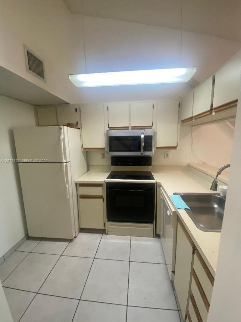 14150 SW 93rd Ln, Unit 14150, Miami, FL 33186 Photo