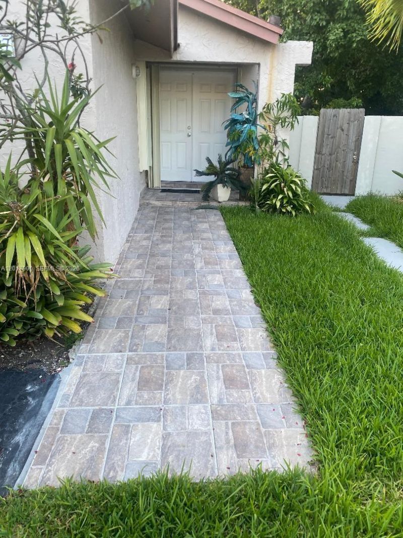 11447 SW 33rd Ln, Miami, FL 33165 Photo