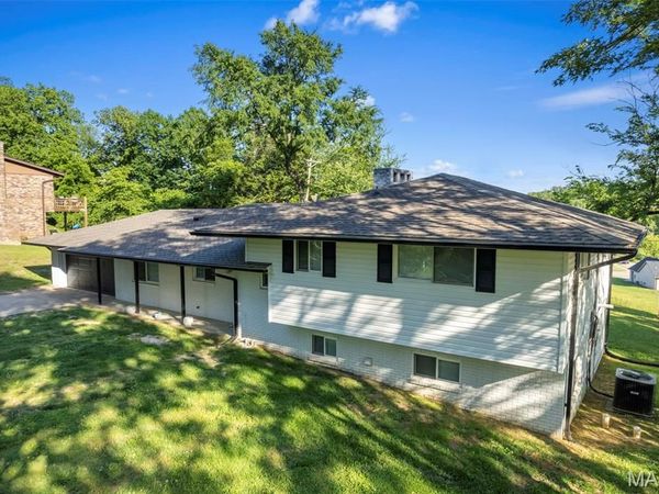 1859 Lakeshore Drive, Cape Girardeau, MO 63701