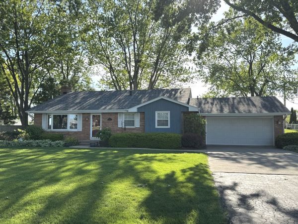 1496 W Lotus Lane , Kankakee, IL 60901