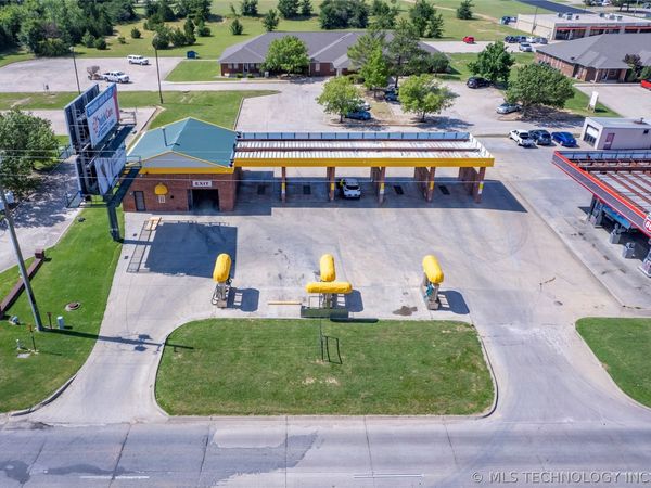 3003 Arlington, Ada, OK 74820