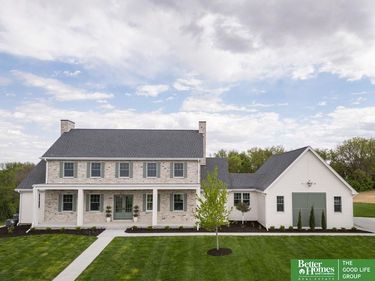 22569 Crestline Circle, Gretna, NE 68028