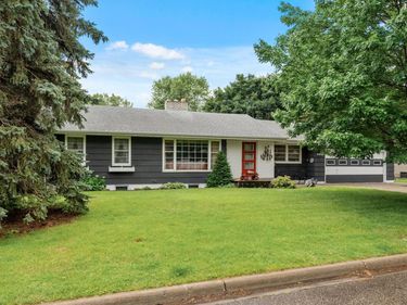 11613 Shady Oak Drive, Minnetonka, MN 55343