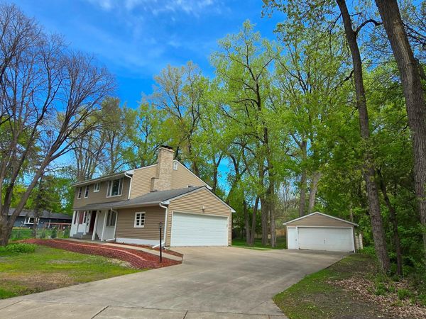 5300 33rd Avenue N, Golden Valley, MN 55422