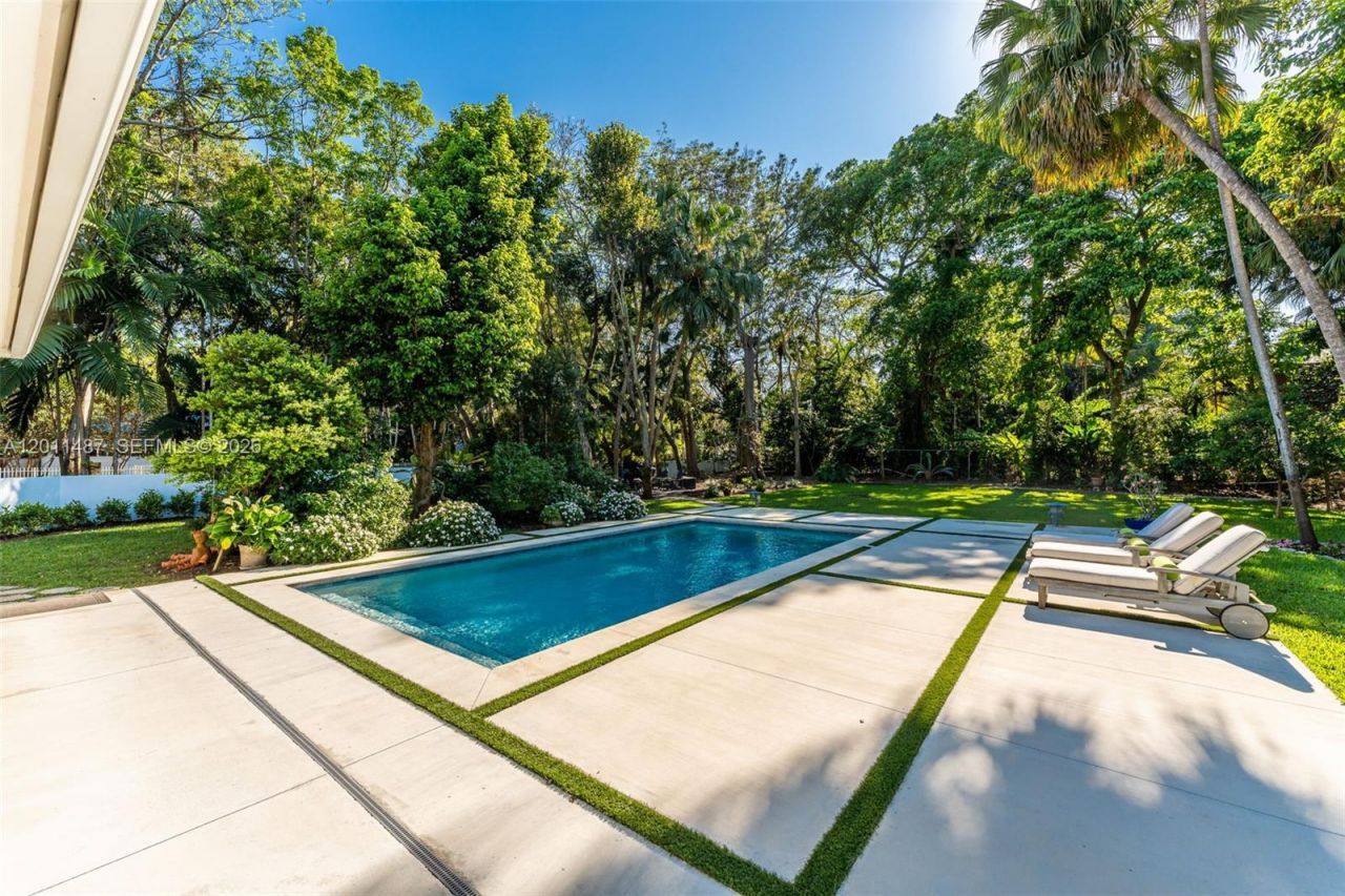 4901 Hammock Park Dr, Coral Gables, FL 33156 Photo