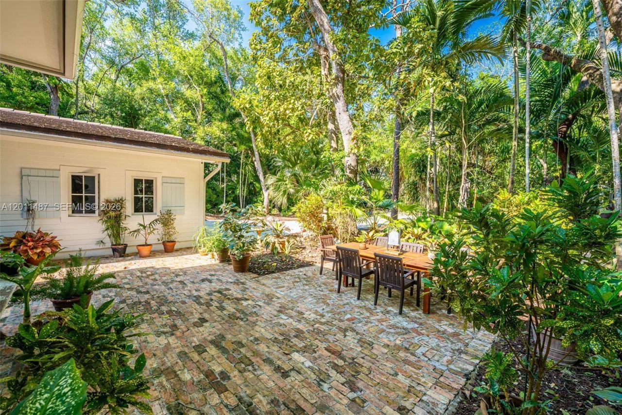 4901 Hammock Park Dr, Coral Gables, FL 33156 Photo