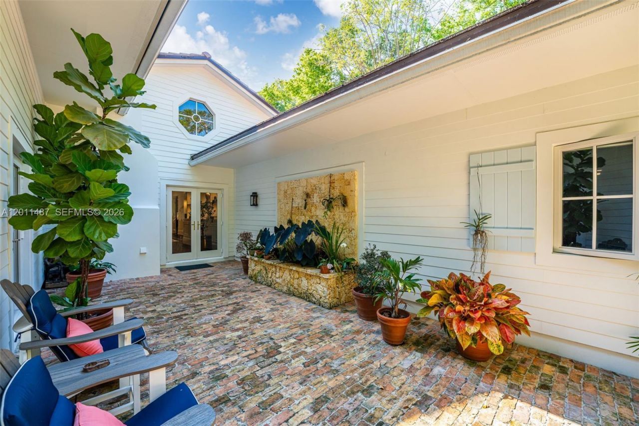 4901 Hammock Park Dr, Coral Gables, FL 33156 Photo