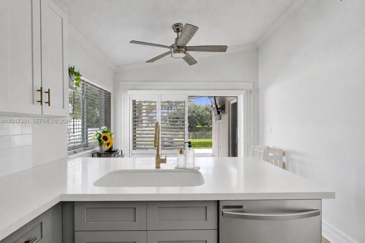 1212 NW 125th Ter, Sunrise, FL 33323 Photo