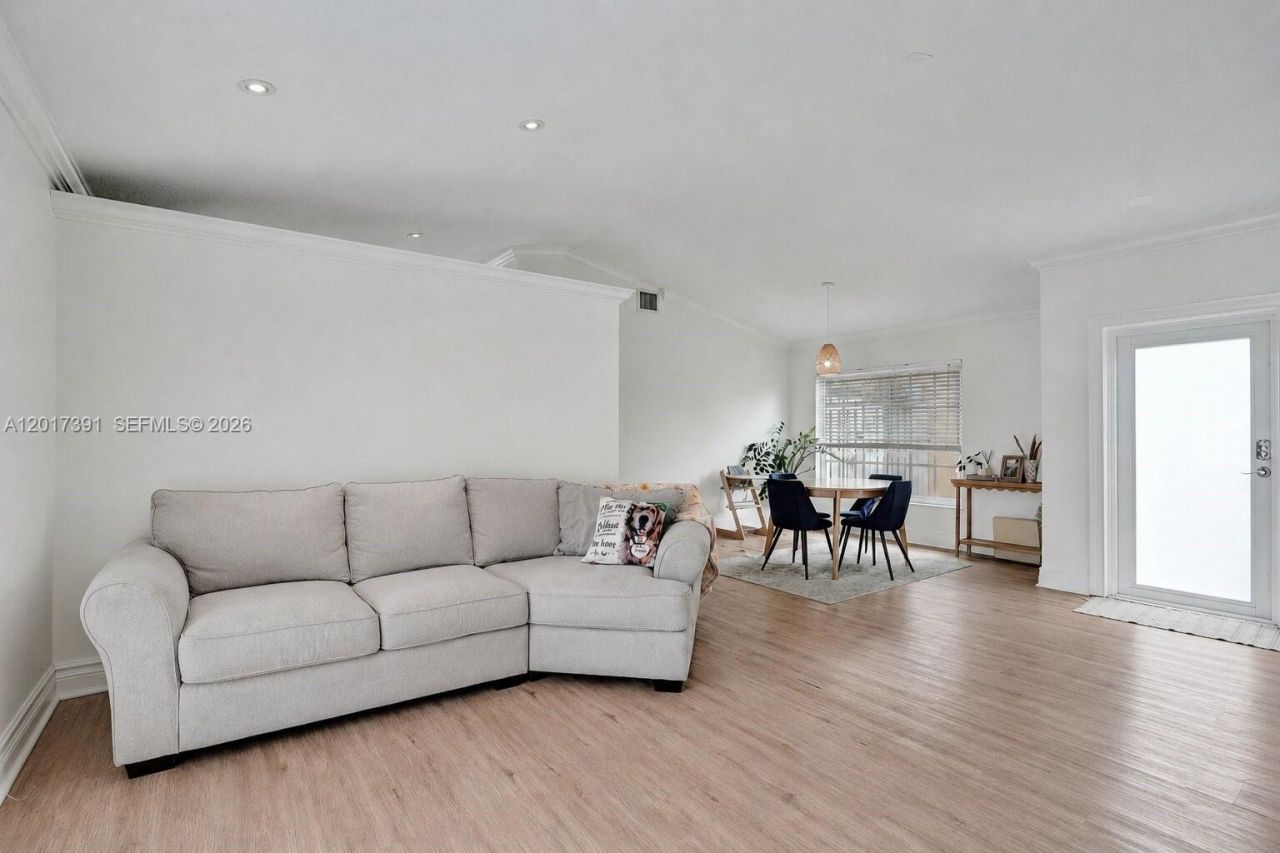 1212 NW 125th Ter, Sunrise, FL 33323 Photo
