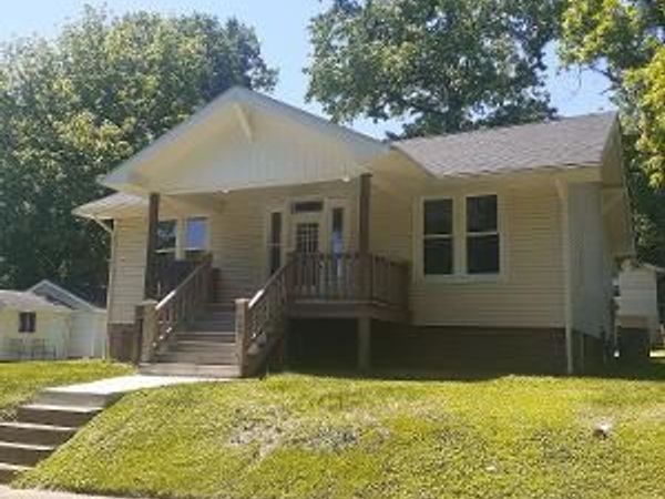 409 S Jefferson Avenue, Collinsville, IL 62234