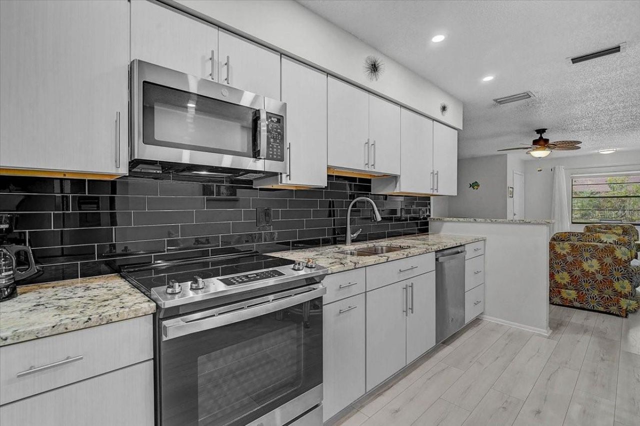 4169 66th Street Circle W, Unit H, Bradenton, FL 34209 Photo