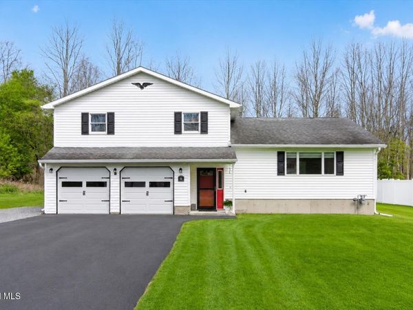 11 Dania Drive, Hagaman, NY 12086