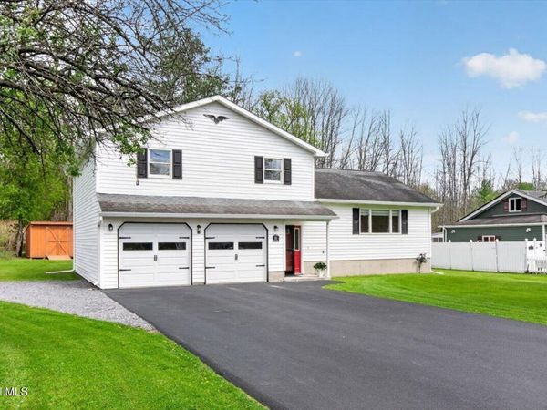 11 Dania Drive, Hagaman, NY 12086