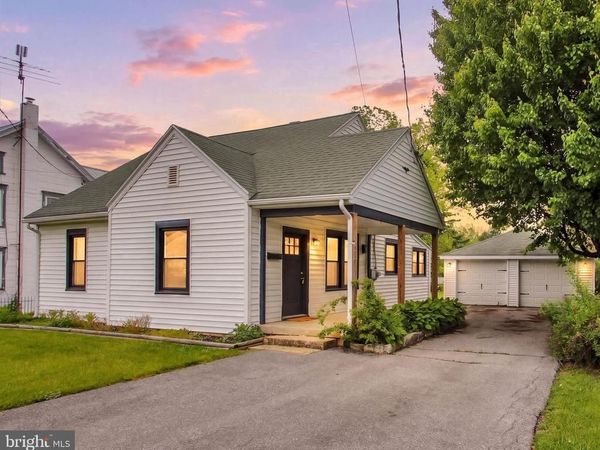 255 W MAIN STREET , FAYETTEVILLE, PA 17222