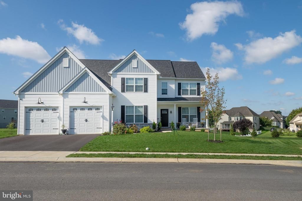 420 Parkside Way , Lititz, PA 17543 Main Photo