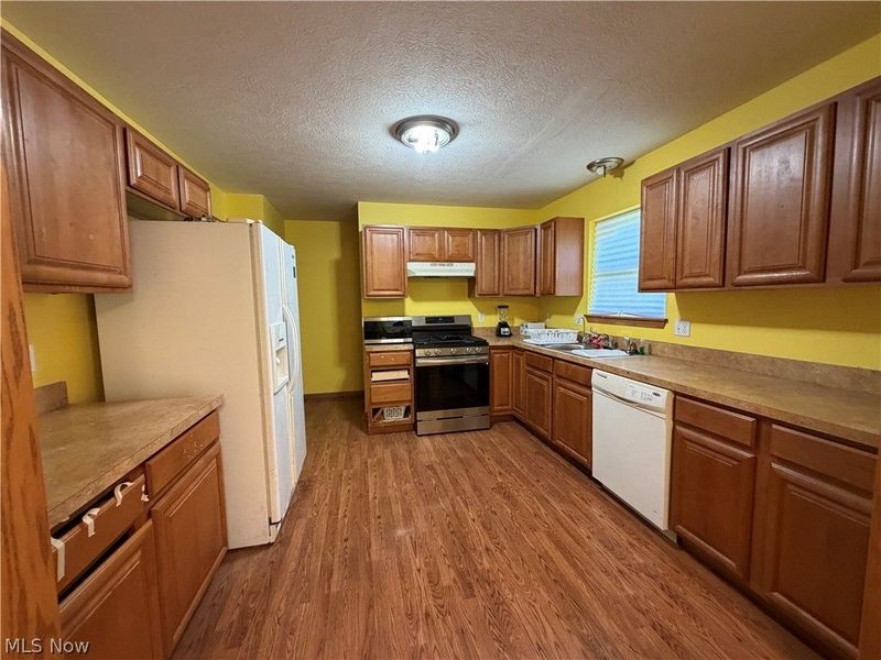 1504 White Avenue, Akron, OH 44307 Photo 2