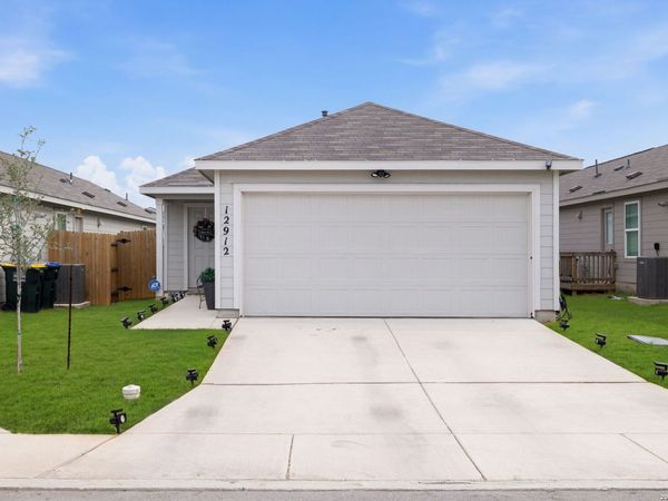 12912 HANCOCK POOL, St Hedwig, TX 78152