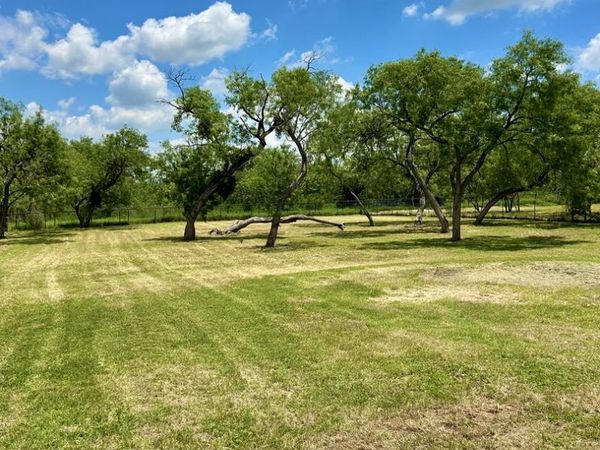 115 E 4TH ST, Natalia, TX 78059