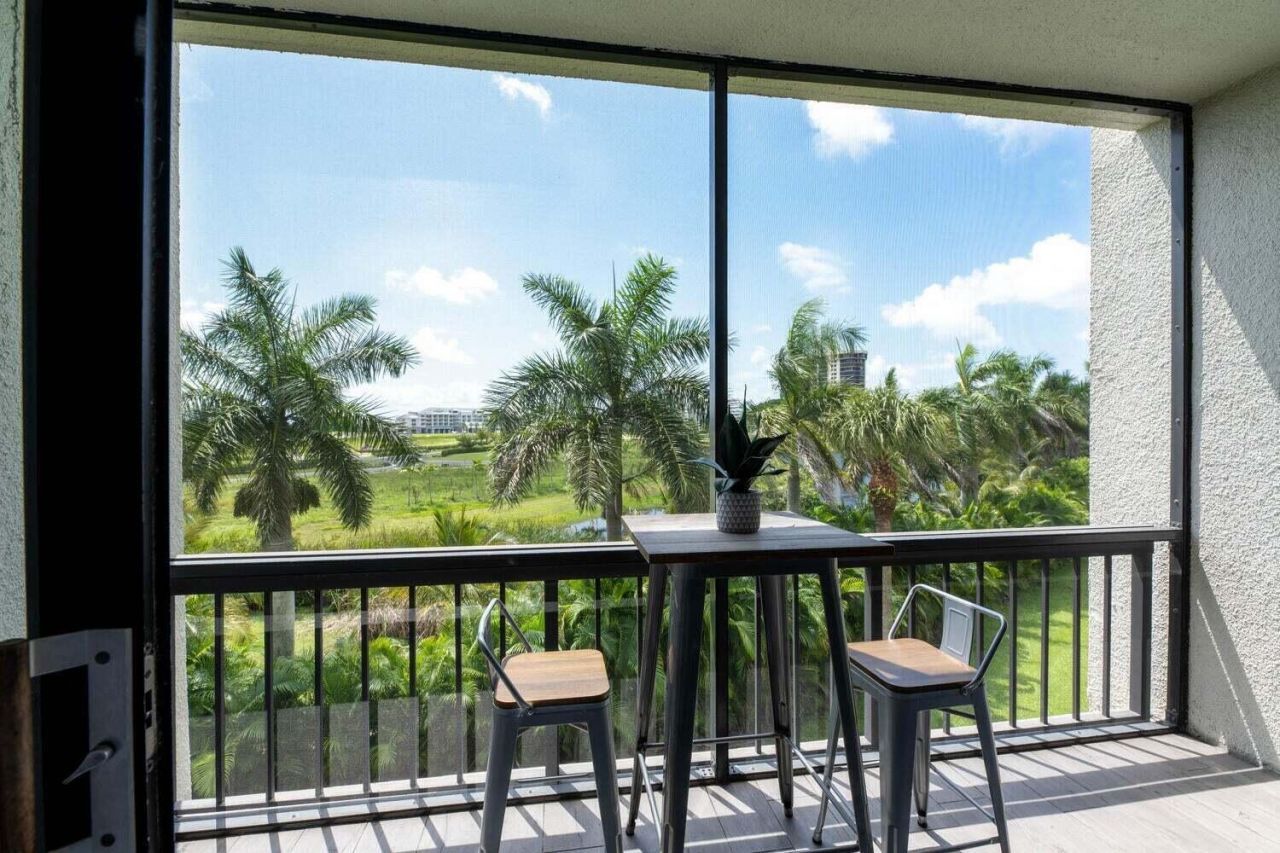 3050 Presidential Way, Unit 305, West Palm Beach, FL 33401 Photo