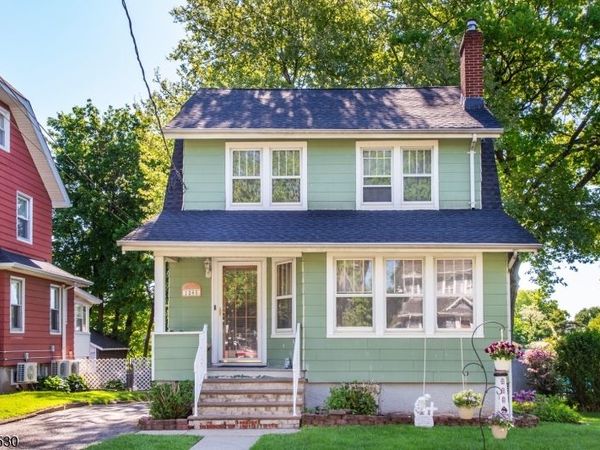 1265 Longfellow Ave, Teaneck, NJ 07666