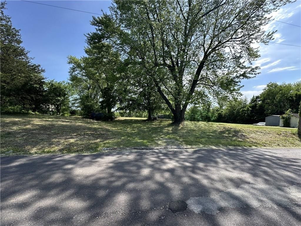 27601-27609 E Hoover Road, Buckner, MO 64016 Main Photo