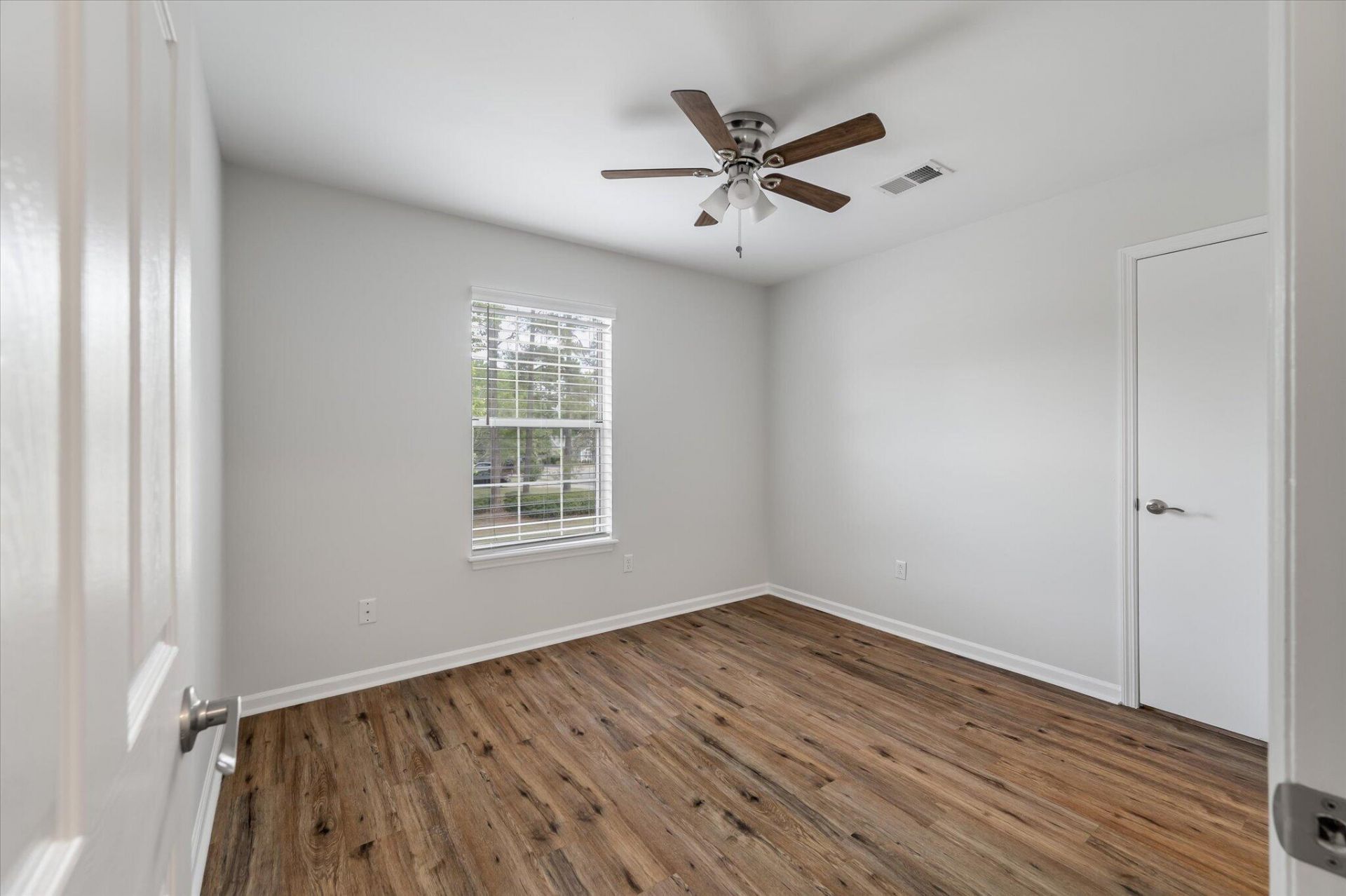 1394 W Point Drive Photo 30